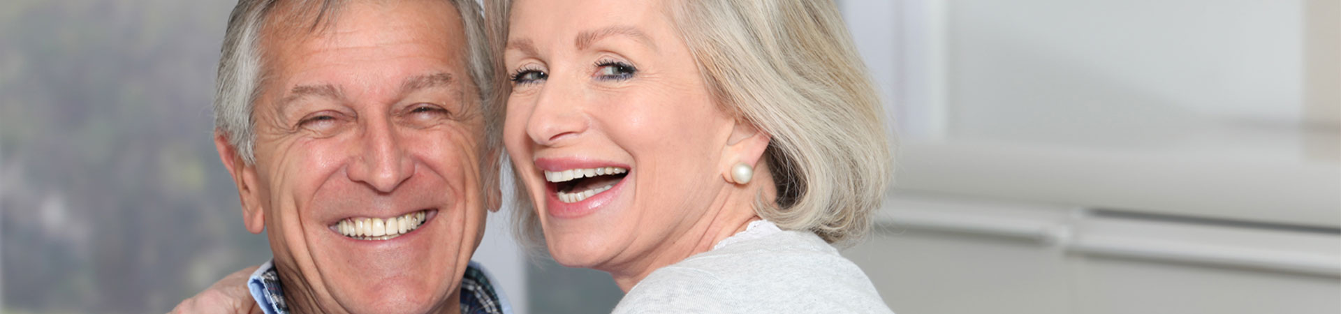 Beauty fashion portrait of smiling young woman